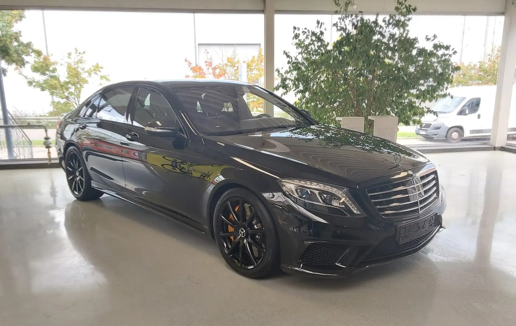 Mercedes-Benz S 63 AMG S 63 AMG 4Matic L (222.178) Schwarz - 1