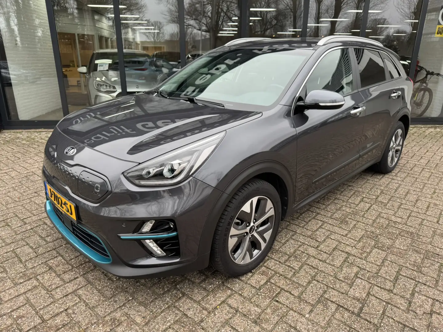 Kia e-Niro ExecutiveLine 64 kWh*100%SOH*13966 netto*3-Fase* Gris - 2
