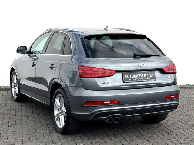 Audi Q3 view 6