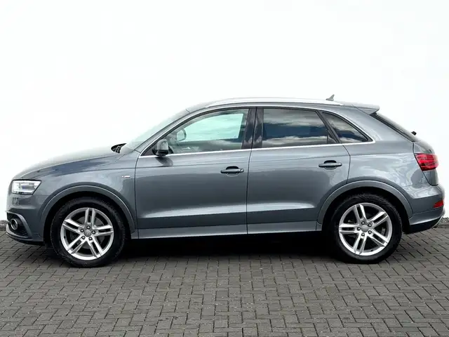 Audi Q3 view 7