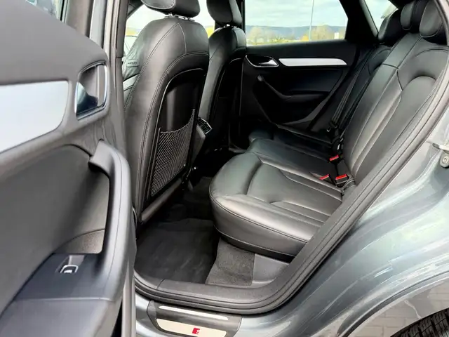 Audi Q3 view 13