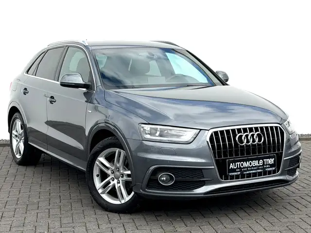 Audi Q3 view 3