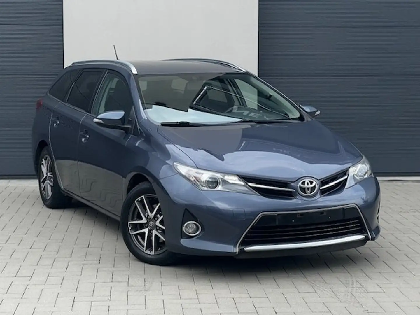 Toyota Auris Auris 1.4 D-4D Touring Sports Bleu - 1