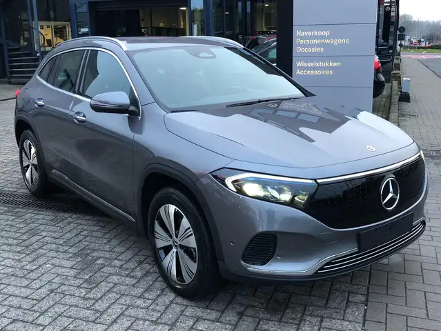 Mercedes-Benz EQA 350 EQA 350 4Matic Advanced plus Carplay winter pack