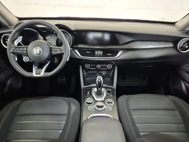 Alfa Romeo Stelvio view 8