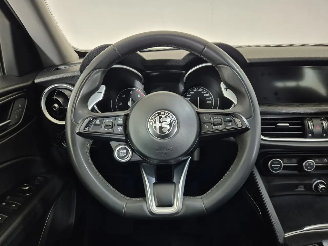 Alfa Romeo Stelvio 2021 — фото 9