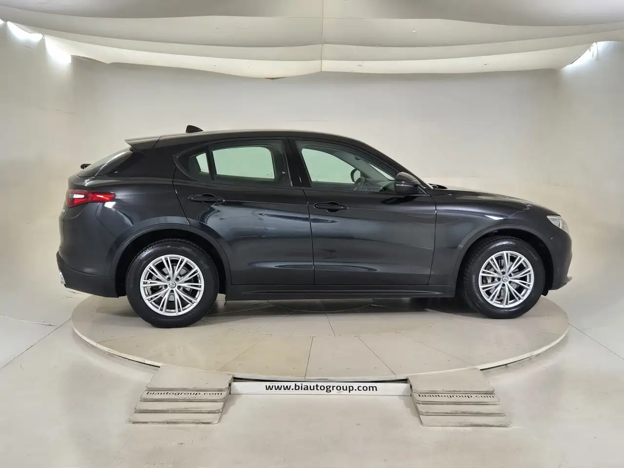 Alfa Romeo Stelvio 2021
