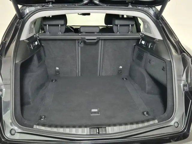 Alfa Romeo Stelvio view 13