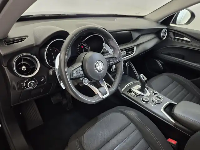 Alfa Romeo Stelvio view 6