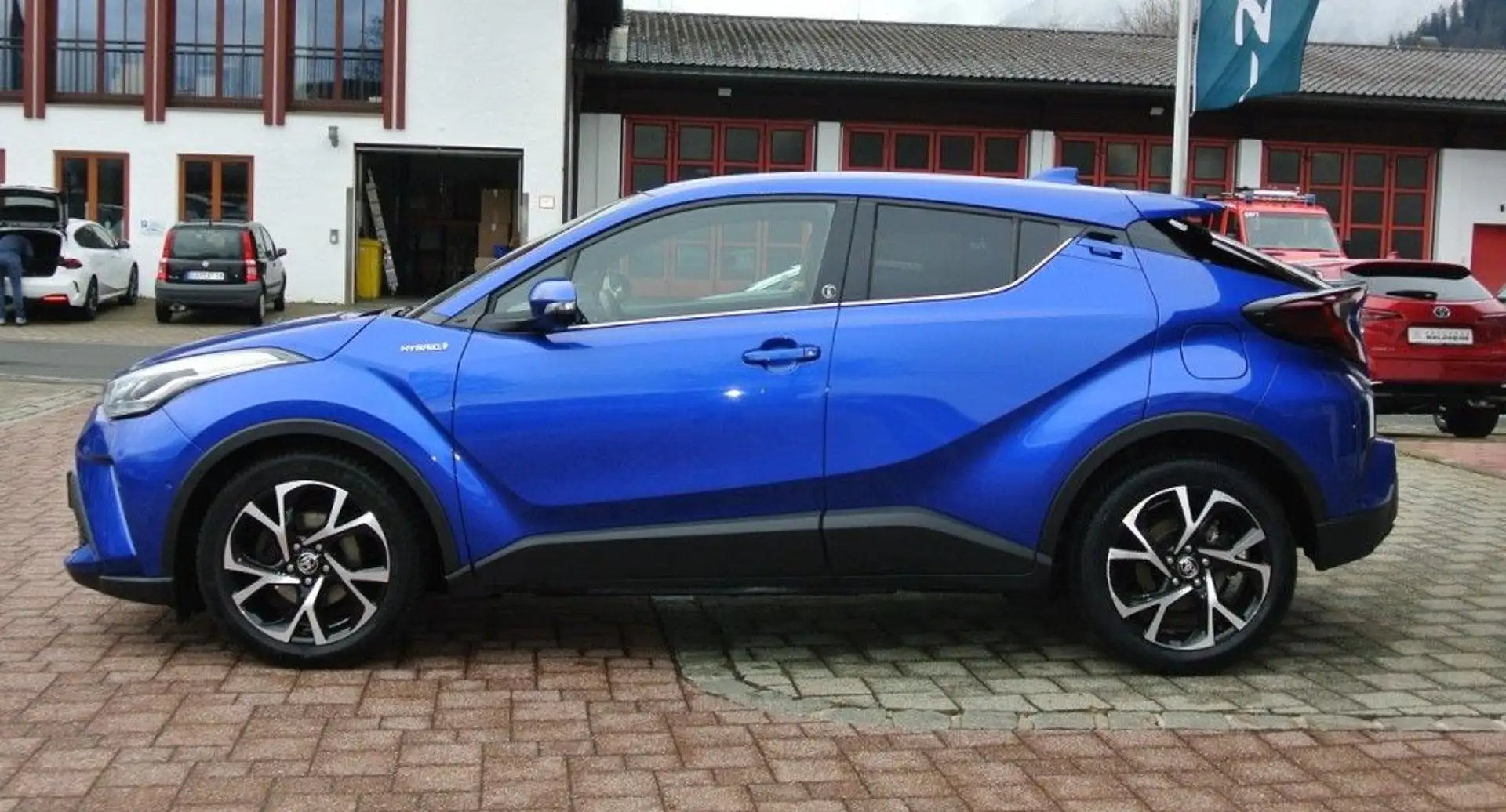 Toyota C-HR Hybrid Flow Blau - 2