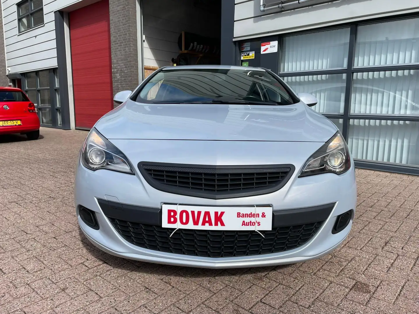 Opel Astra GTC OPC 1.4 Turbo Sport Grijs - 2