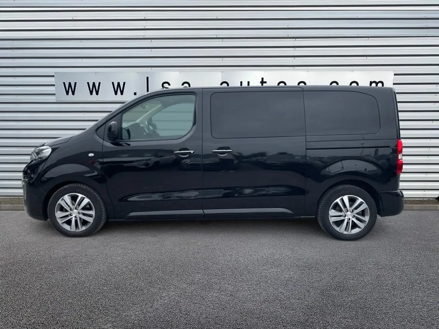 Peugeot Traveller 2.0 BlueHDi 180 S\u0026S EAT6 Business VIP Standar Negro - 2