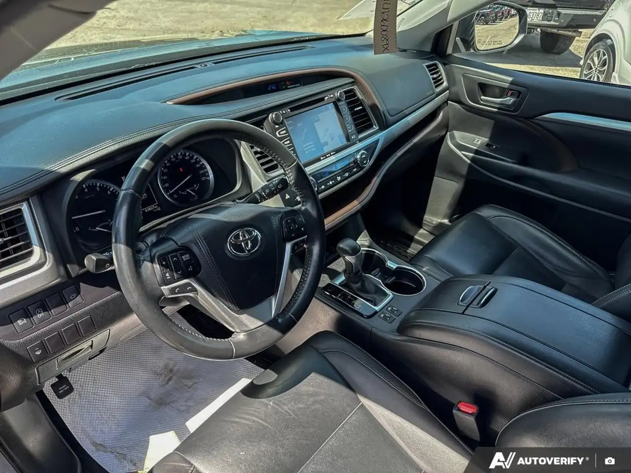 Toyota Highlander снимка Toyota Highlander
