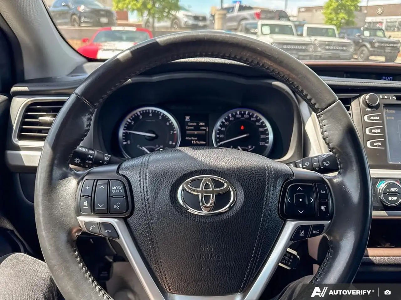 Toyota Highlander снимка Toyota Highlander