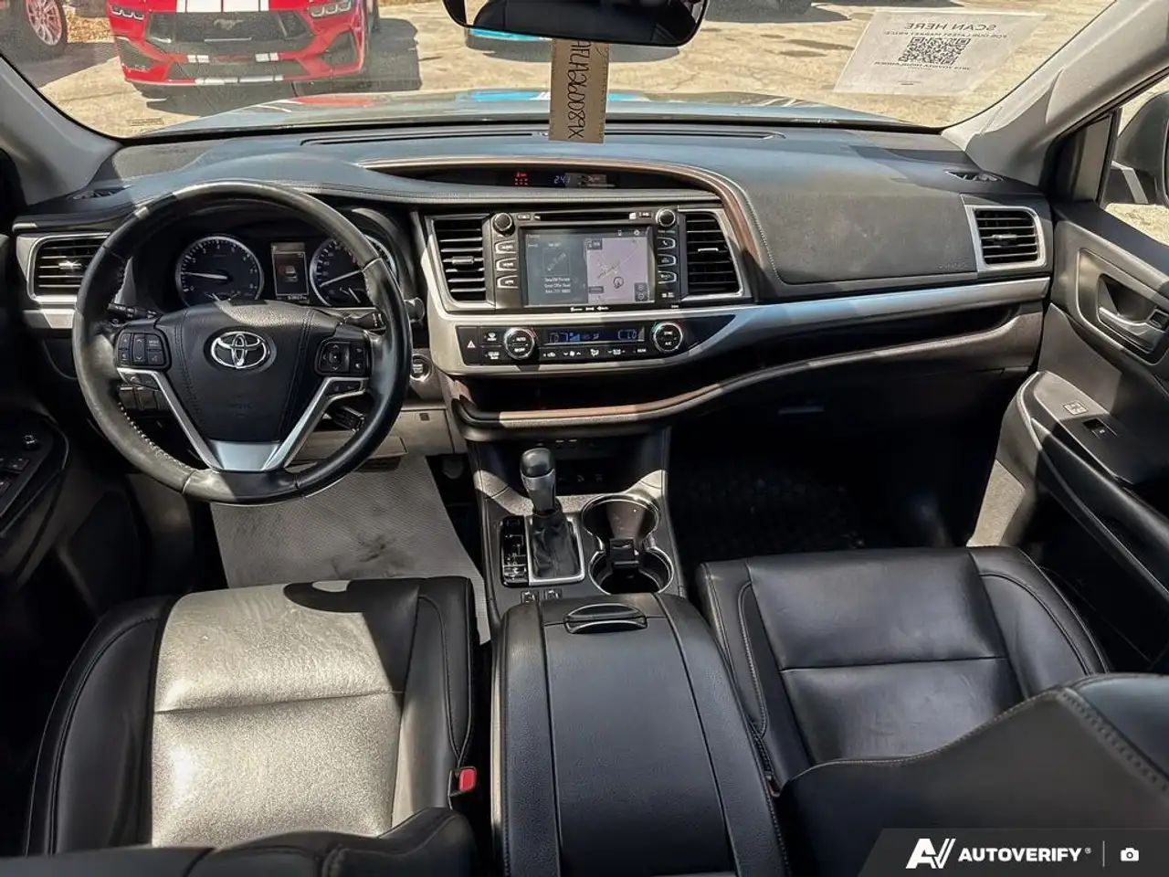 Toyota Highlander снимка Toyota Highlander