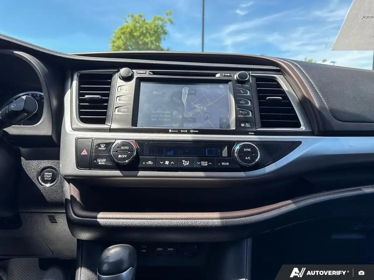 Toyota Highlander снимка Toyota Highlander