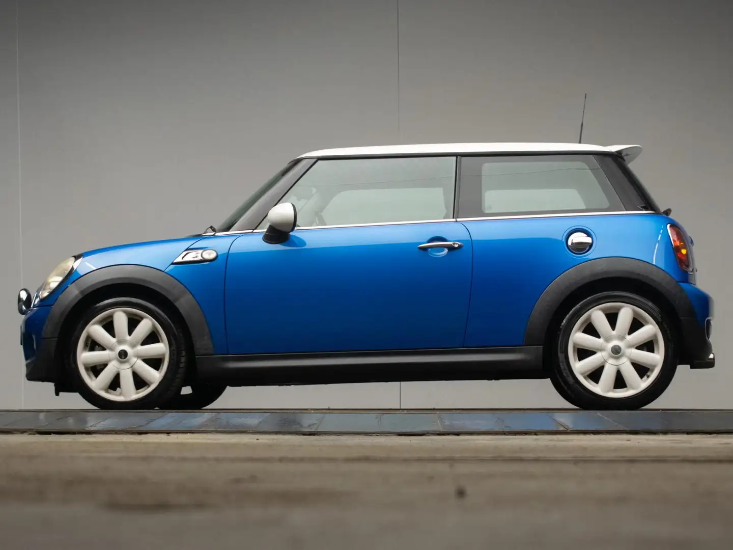 MINI Cooper S Mini 1.6 Chili Sport (CLIMATE,CRUISE,STOELVERWARMI Blauw - 1