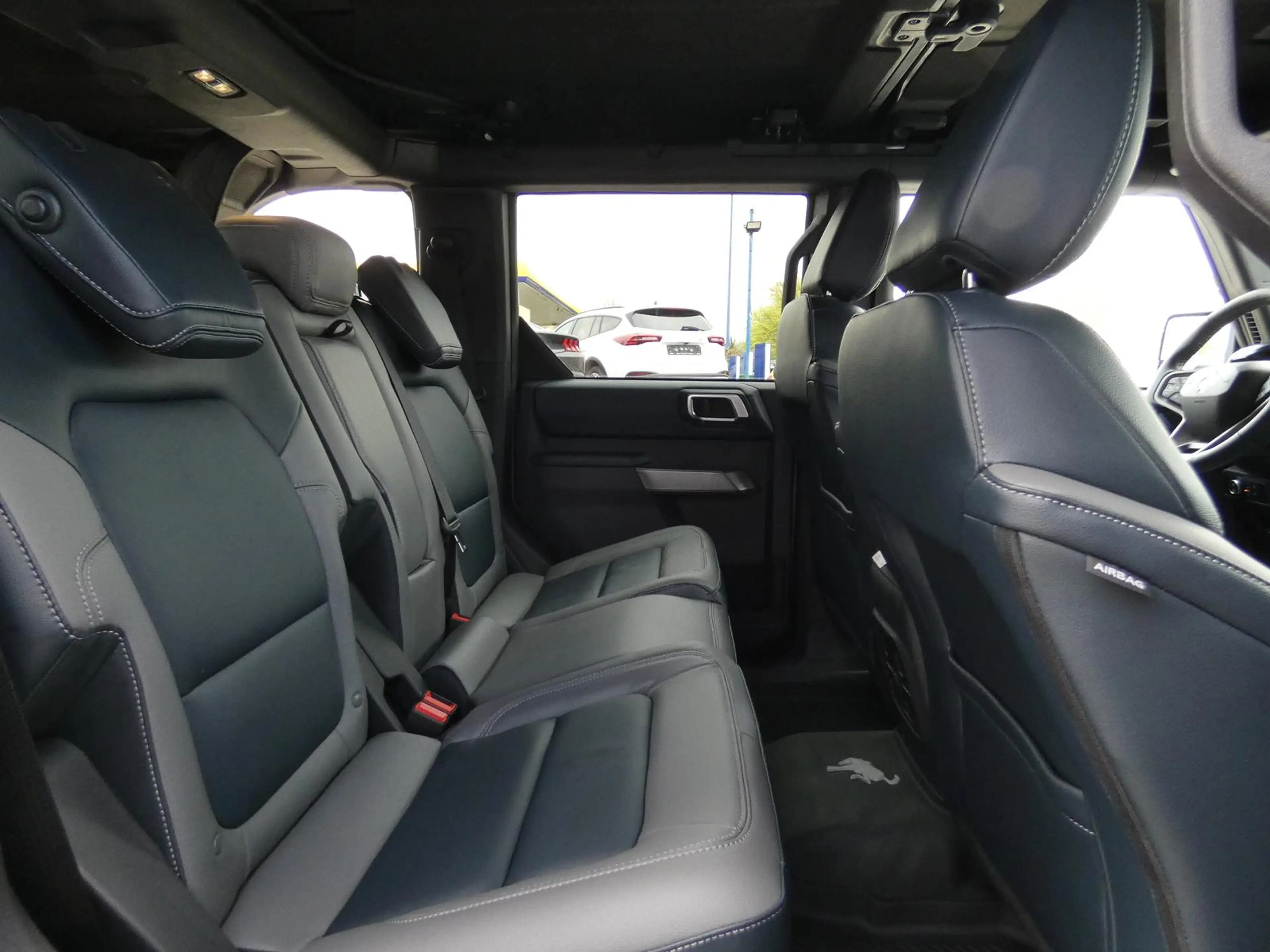 Ford Bronco V6 2.7L Outer Banks 4x4 AUTOMATIK — photo 11