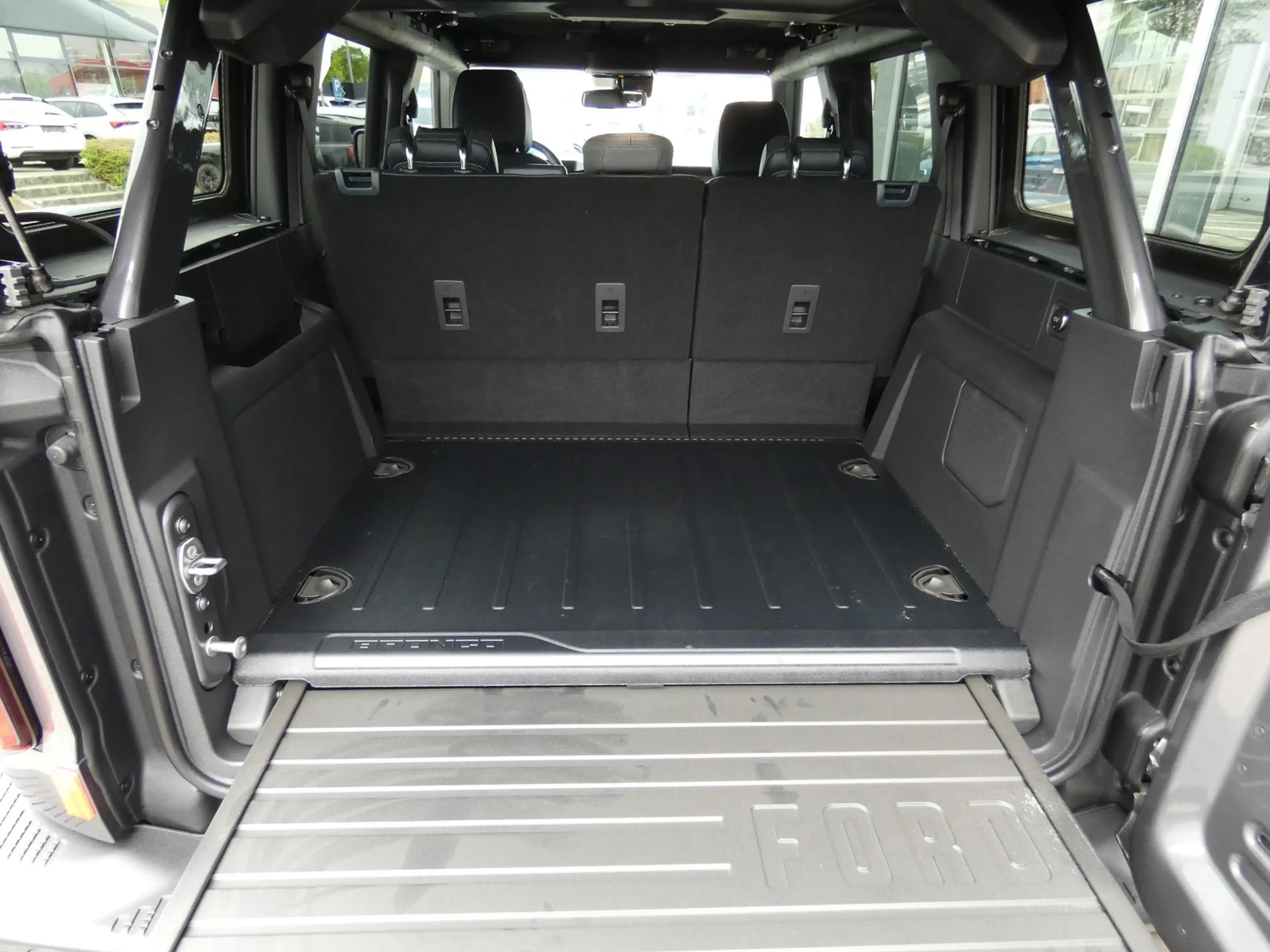 Ford Bronco V6 2.7L Outer Banks 4x4 AUTOMATIK — photo 10
