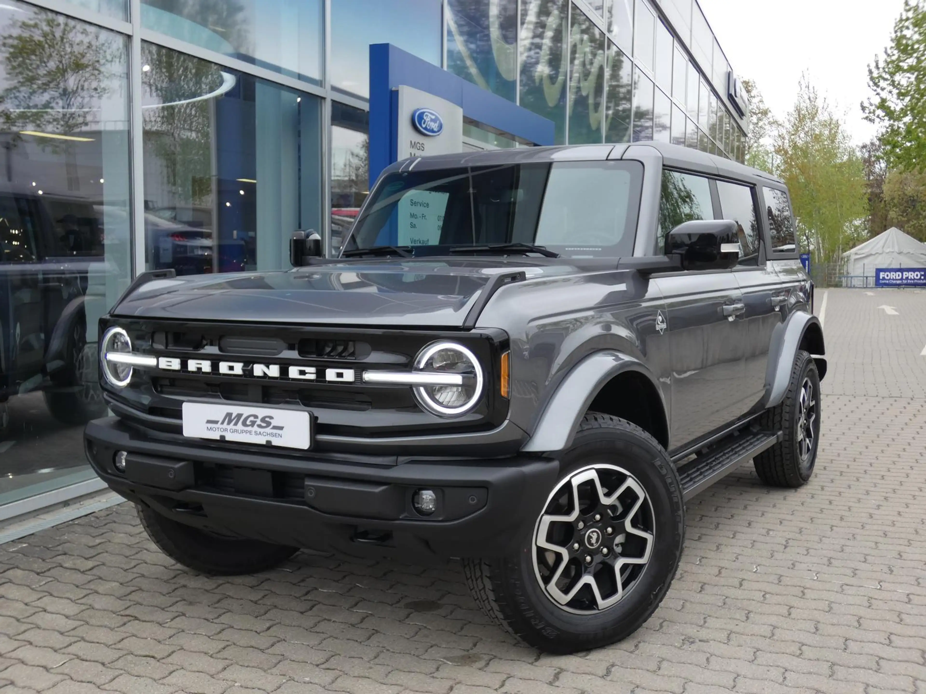 Ford Bronco V6 2.7L Outer Banks 4x4 AUTOMATIK — photo 2