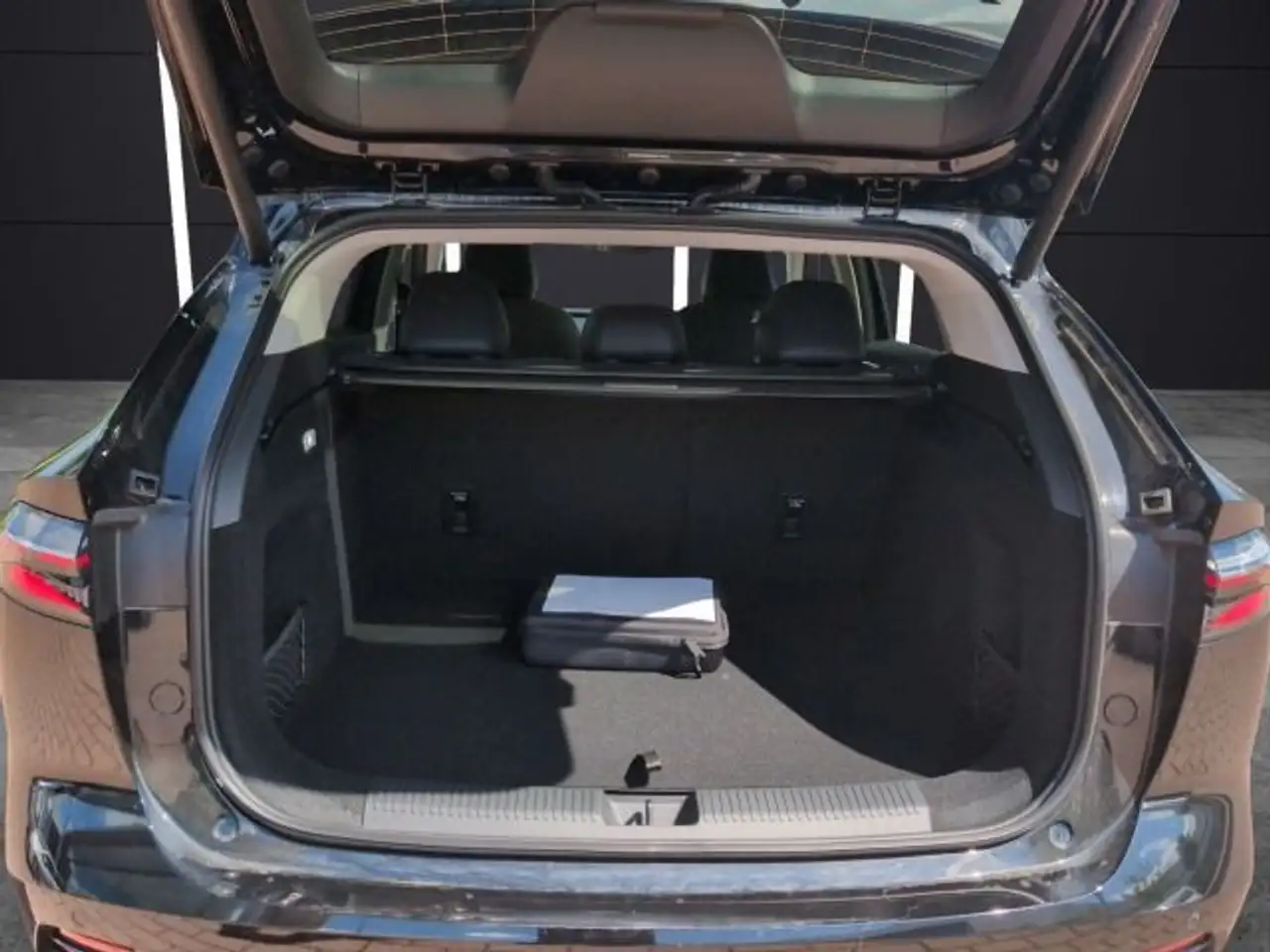 MG HS PHEV Luxury *FINANZIERUNGSPREIS* 14