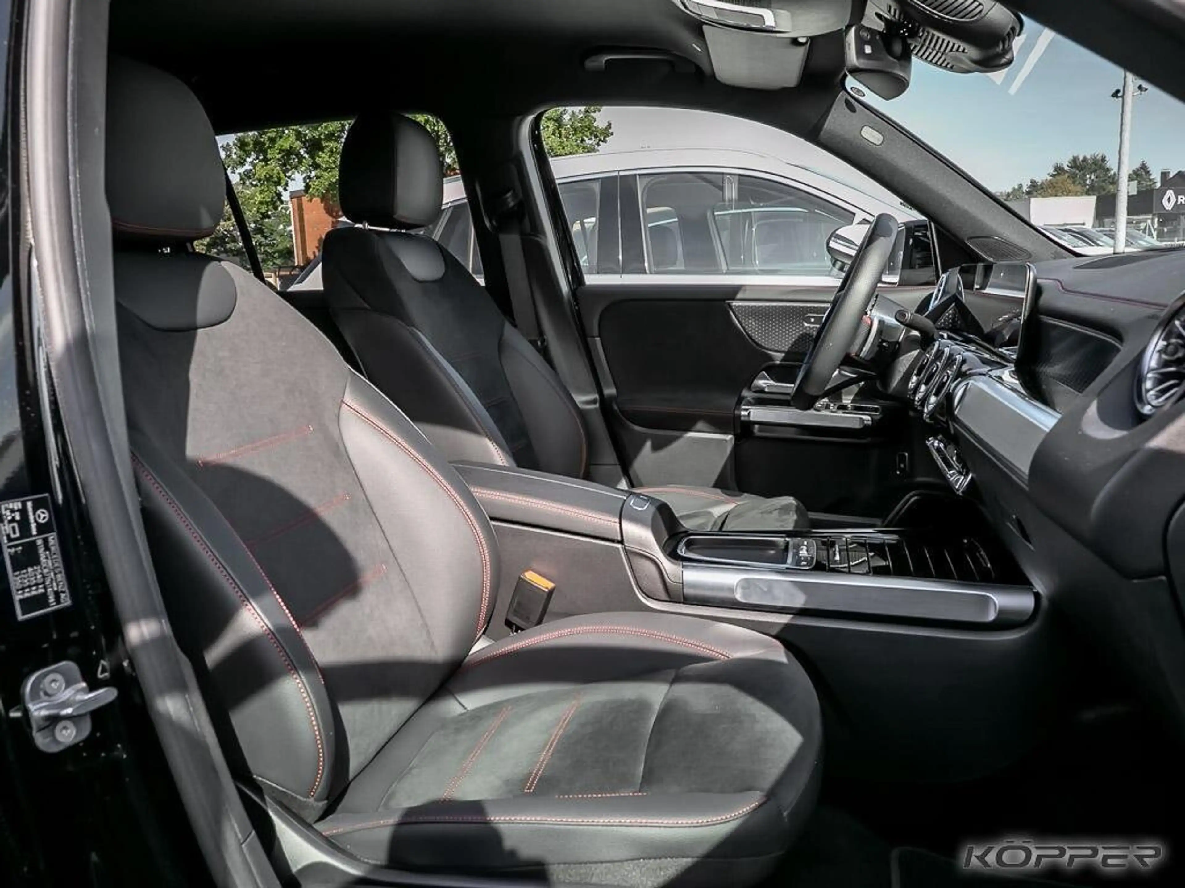 Mercedes-Benz EQB 250 + AMG Advanced PLUS AHK Distronic LED Kamera — photo 5