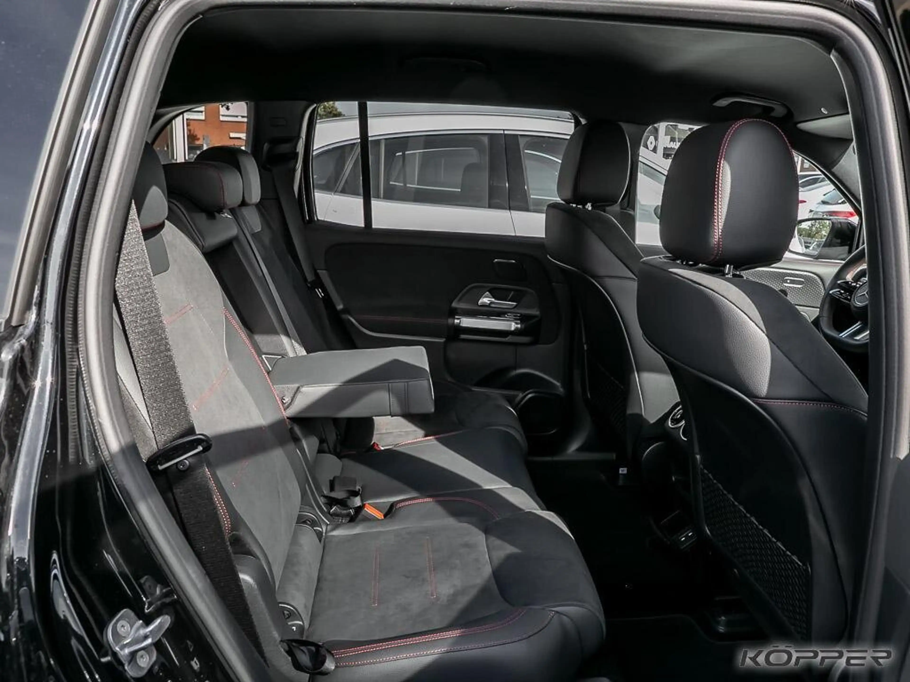 Mercedes-Benz EQB 250 + AMG Advanced PLUS AHK Distronic LED Kamera — photo 6