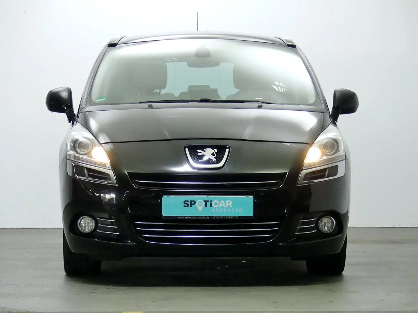 Peugeot 5008 1.6HDI Confort Negro - 2