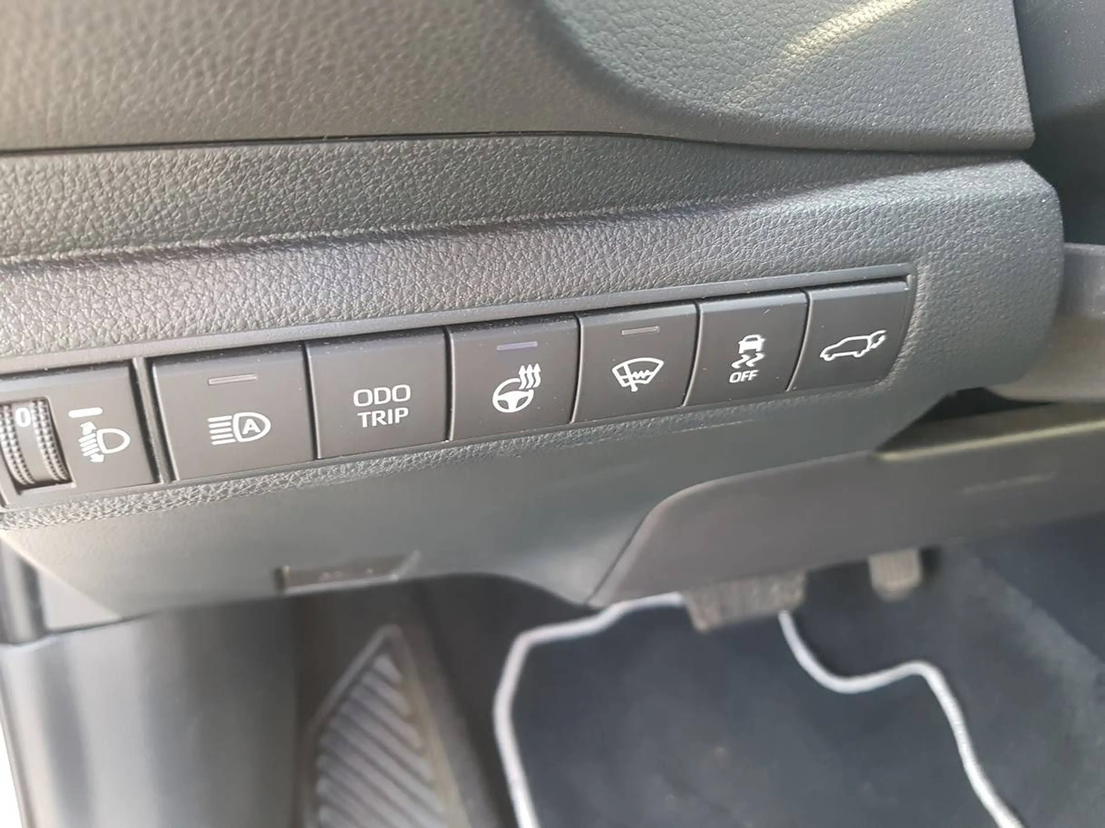 Toyota Corolla 2.0 Hybrid  - Teamplayer - mit Technik-Paket, auf Ganzjahresreifen — photo 13