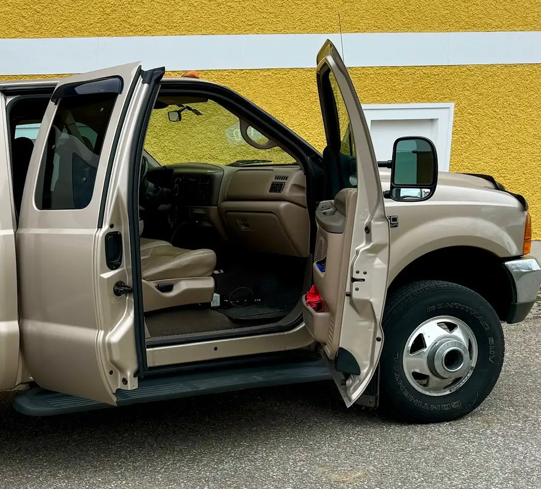 Ford F 350 Lariat, foto 5