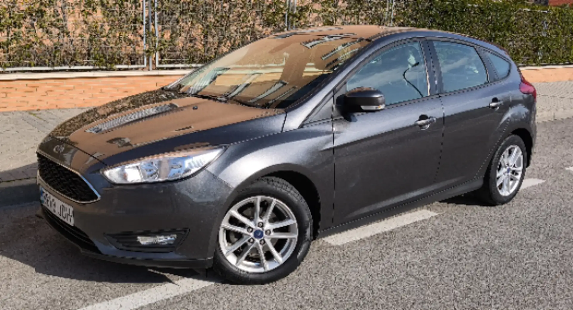 Ford Focus 1.0 Ecoboost Auto-S&S Trend+ 125 Grijs - 2
