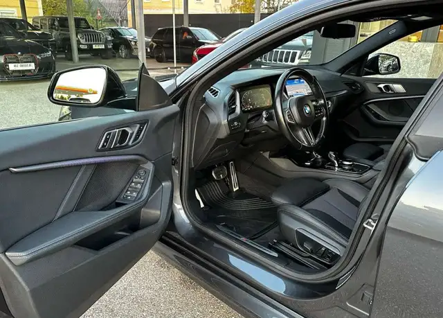 BMW 2 Series view 15