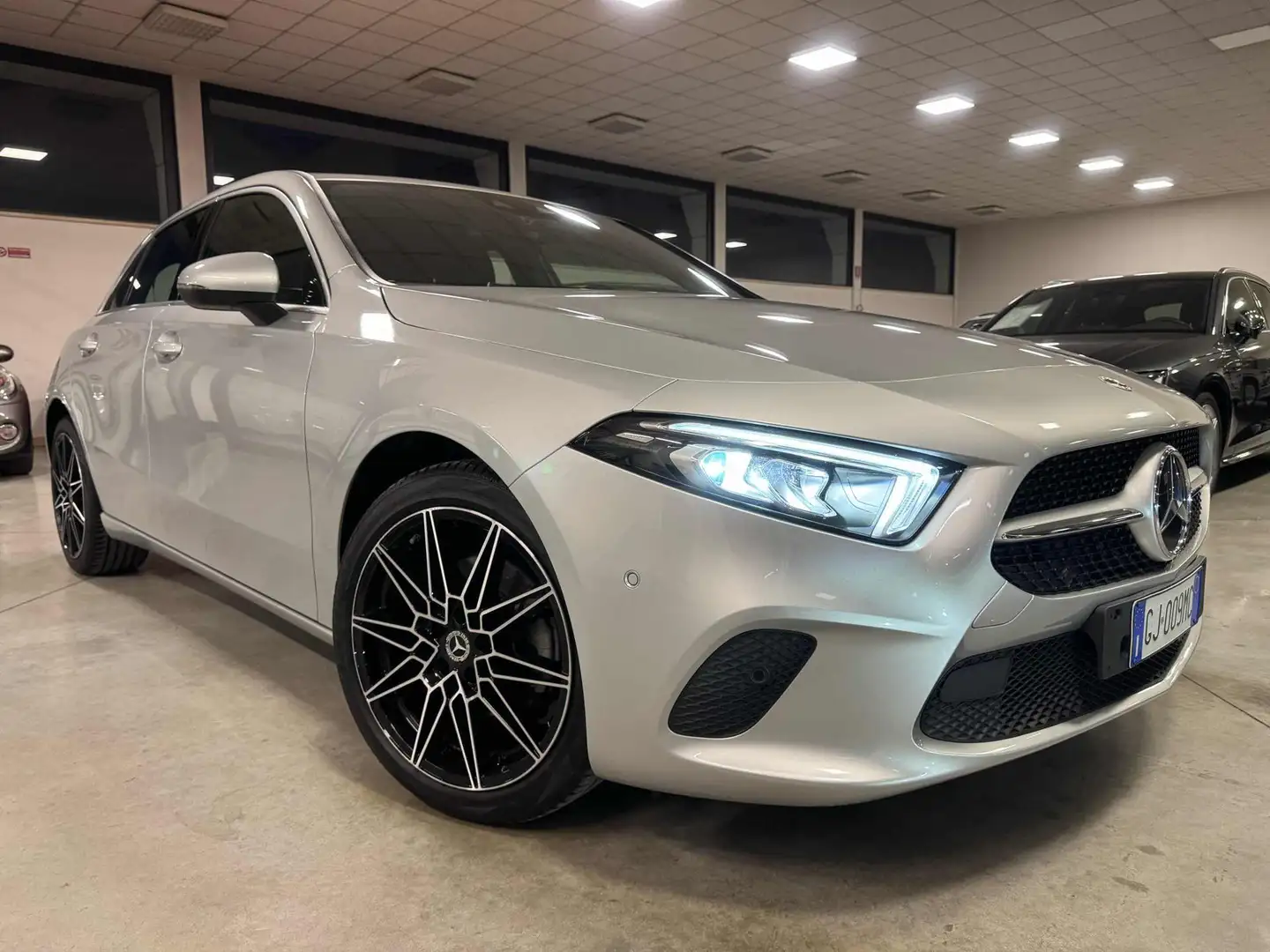 Mercedes-Benz A 200 d Sport Argent - 2
