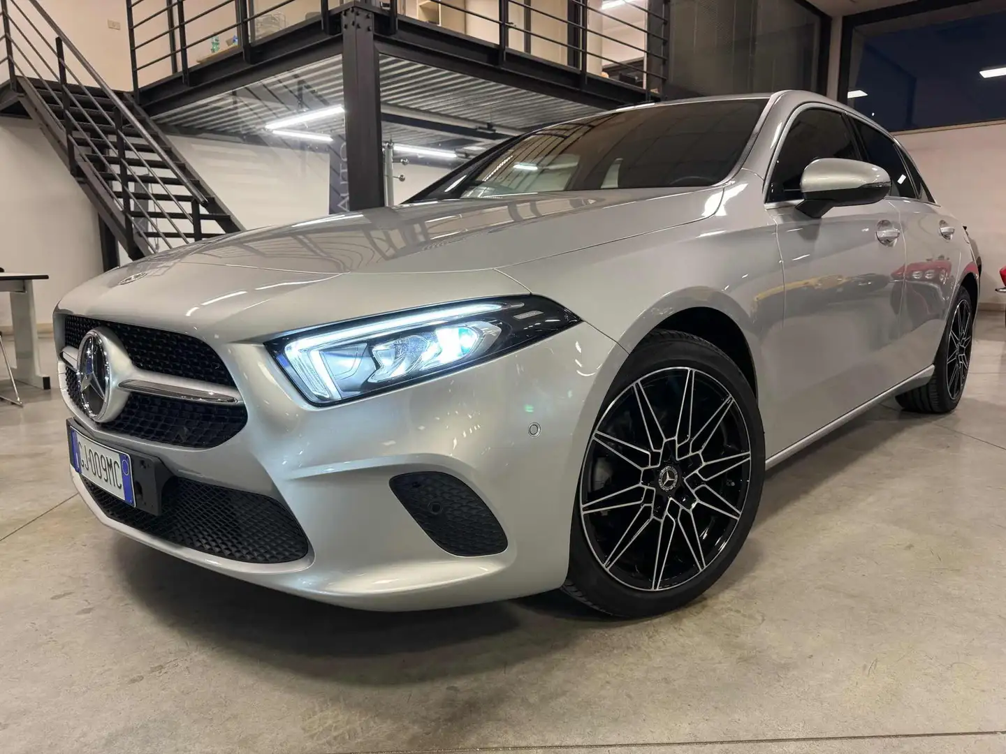 Mercedes-Benz A 200 d Sport Argent - 1