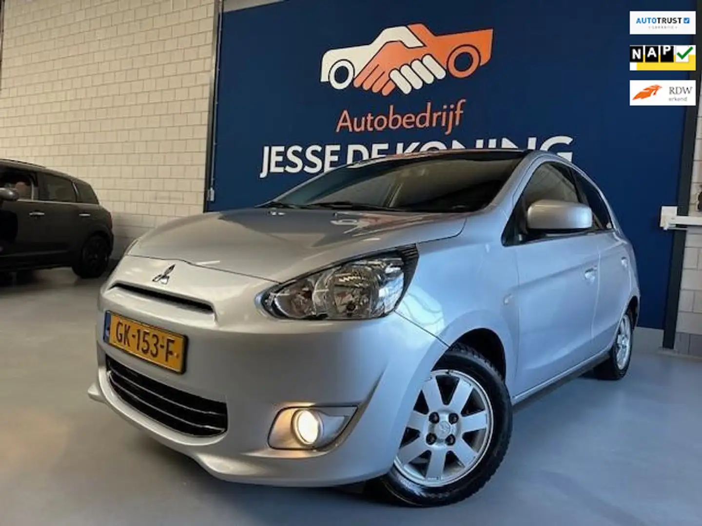 Mitsubishi Space Star 1.0 Bright / bj.2015 / kleur:grijs/ NAP met 151720 Grau - 1