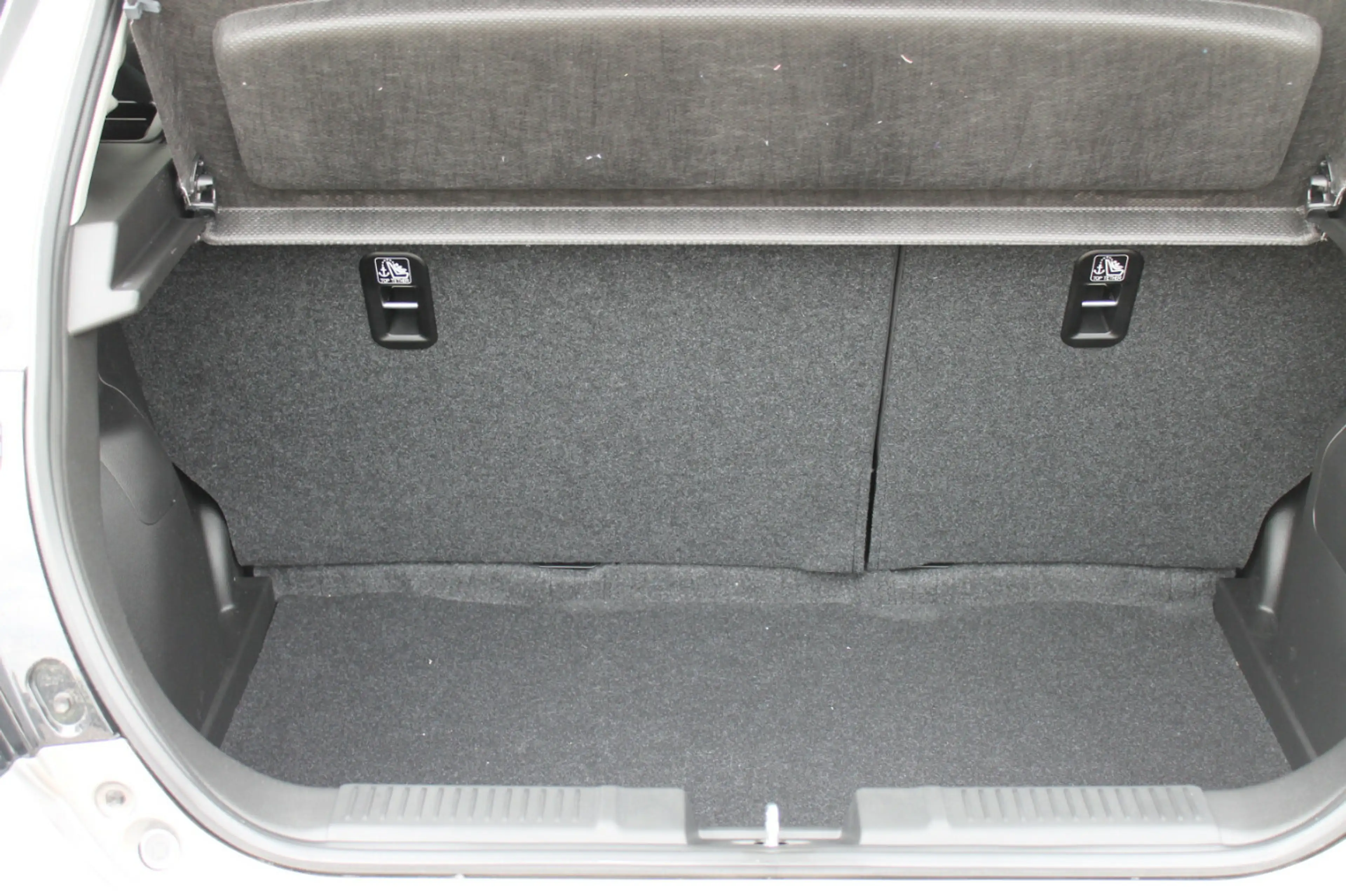 Suzuki Swift 1.2 Comfort+ Hybrid — photo 12