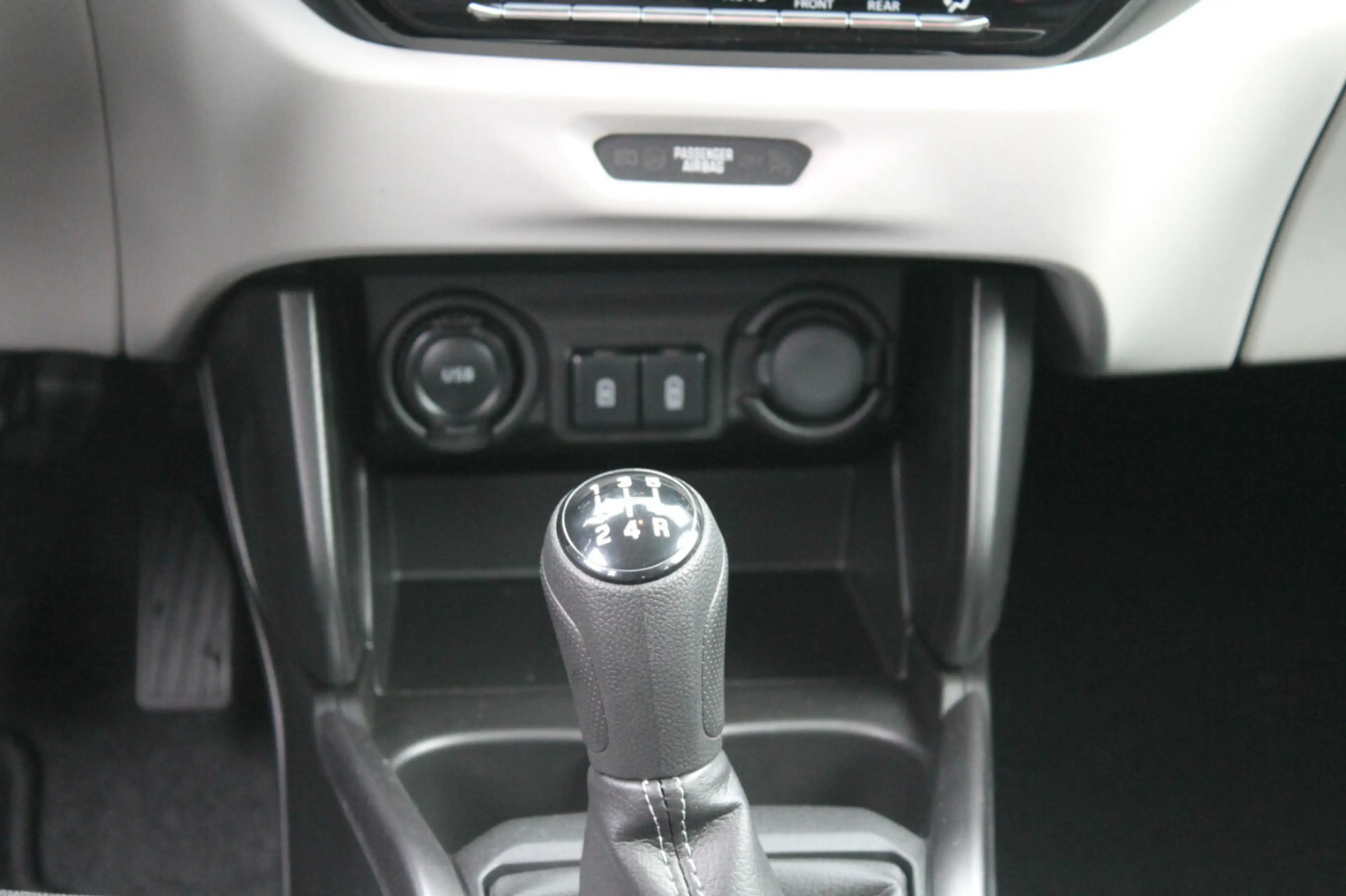 Suzuki Swift 1.2 Comfort+ Hybrid — photo 7