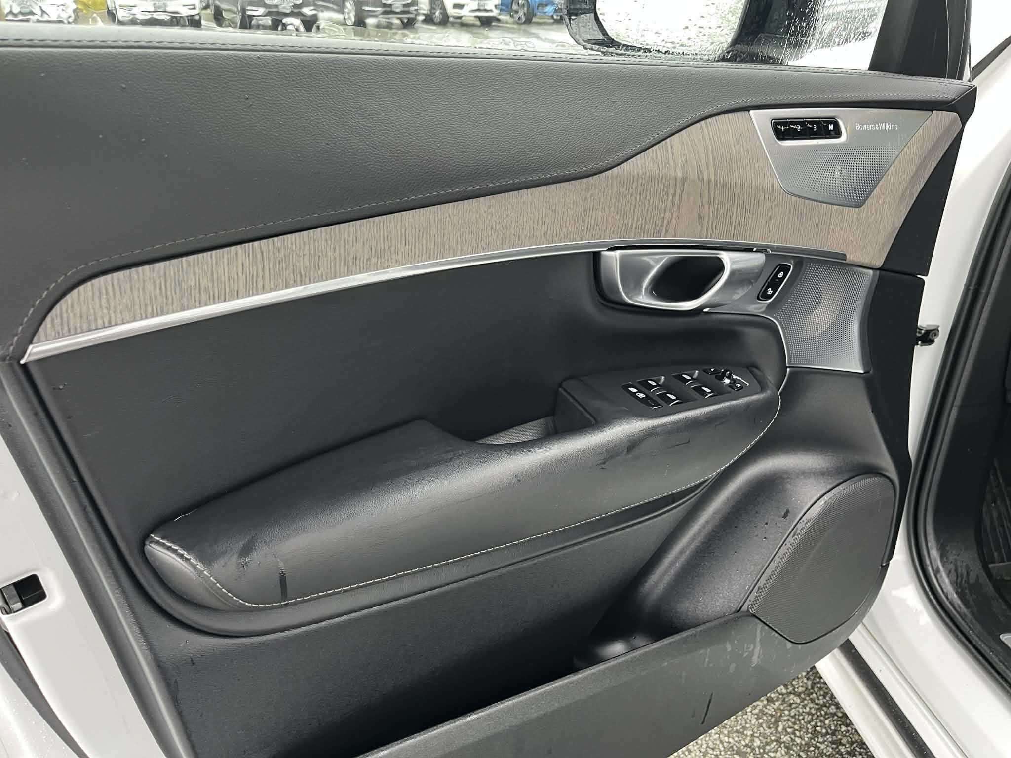 2023 Volvo XC90 B6 AWD Ultimate Bright thumb 10