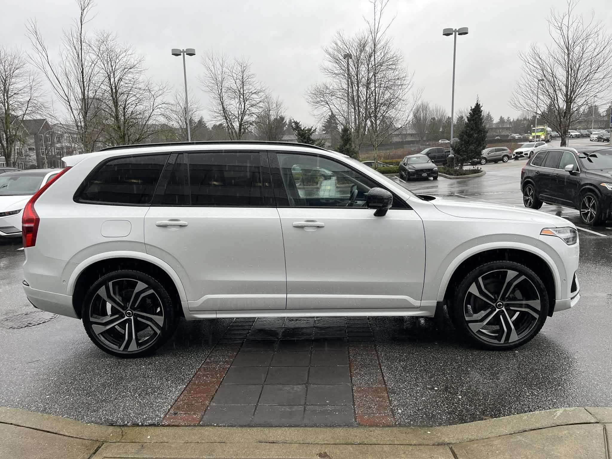 2023 Volvo XC90 B6 AWD Ultimate Bright thumb 6