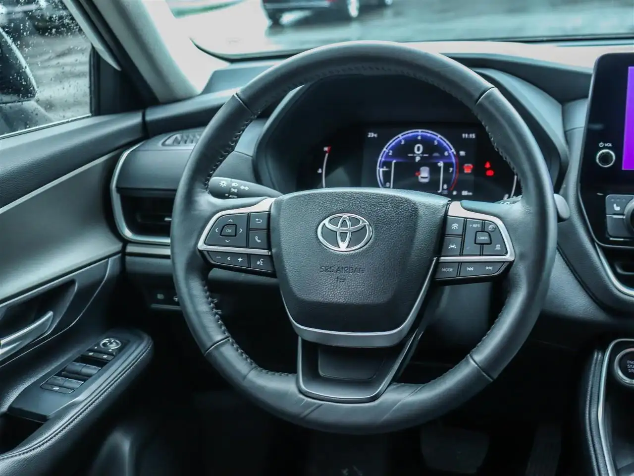 Toyota Grand Highlander снимка Toyota Grand Highlander