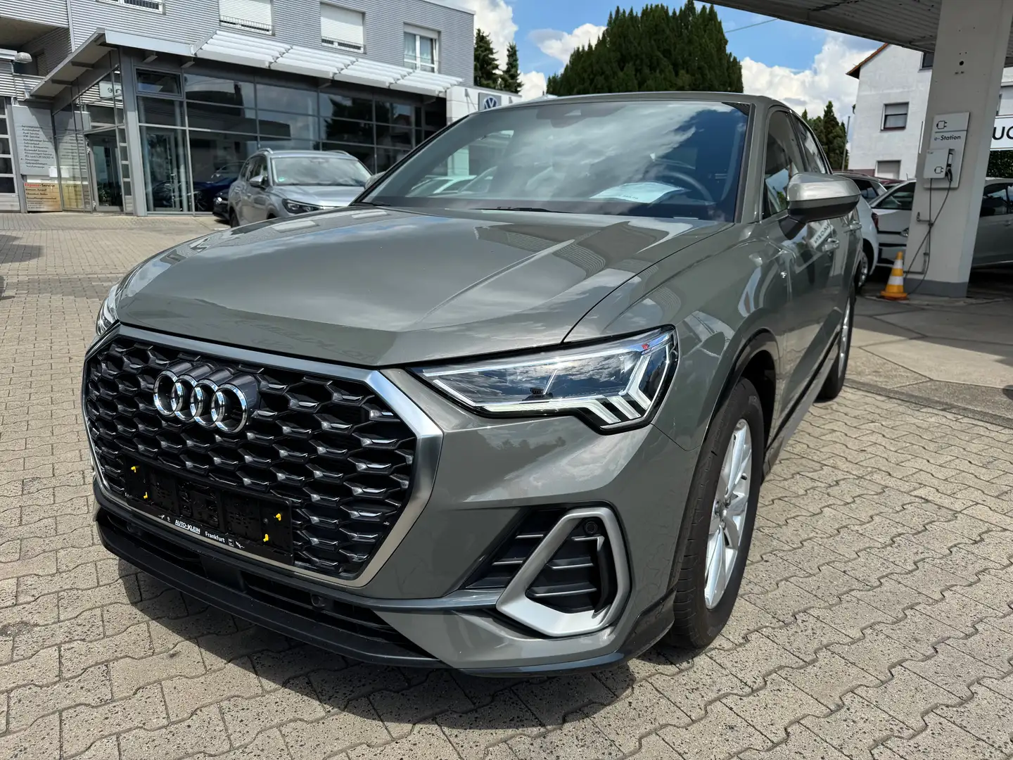 Audi Q3 Sportback 35 TDI S tronic S line innen+außen Grau - 1
