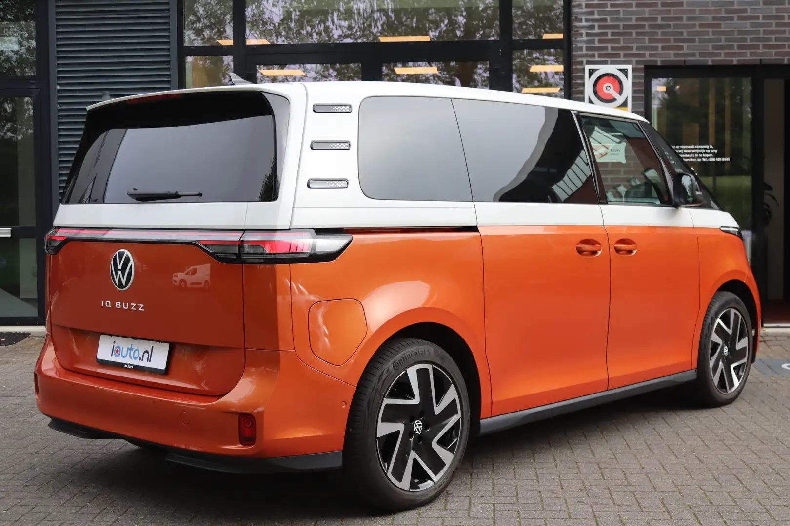 Volkswagen ID. Buzz 1st 77kWh IQ.Light/Elek. schuifdeuren+klep/Camera/ Portocaliu - 2