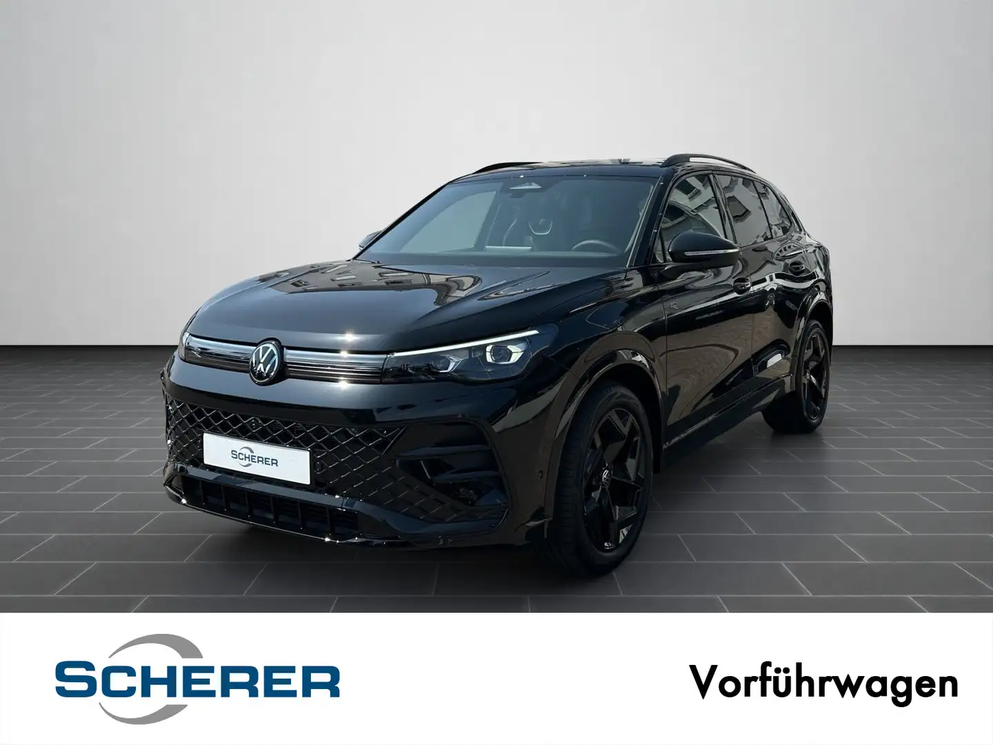 Volkswagen Tiguan R-Line 1,5 l eTSI 150 PS DSG7 Schwarz - 1