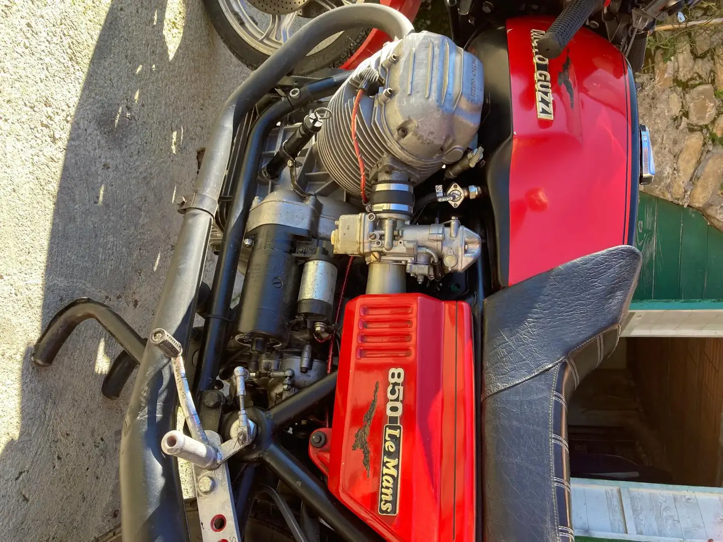 Moto Guzzi 850 Le Mans Rojo - 1