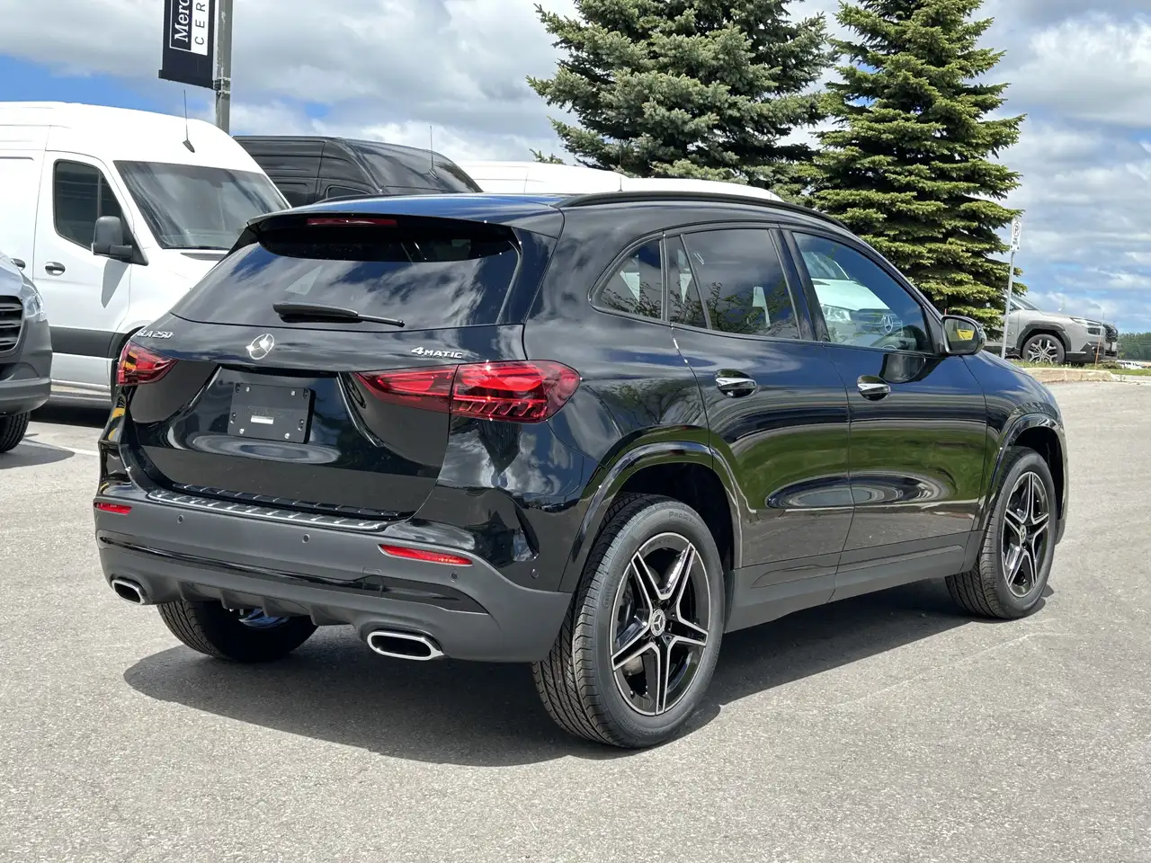 Mercedes-Benz GLA снимка Mercedes-Benz GLA