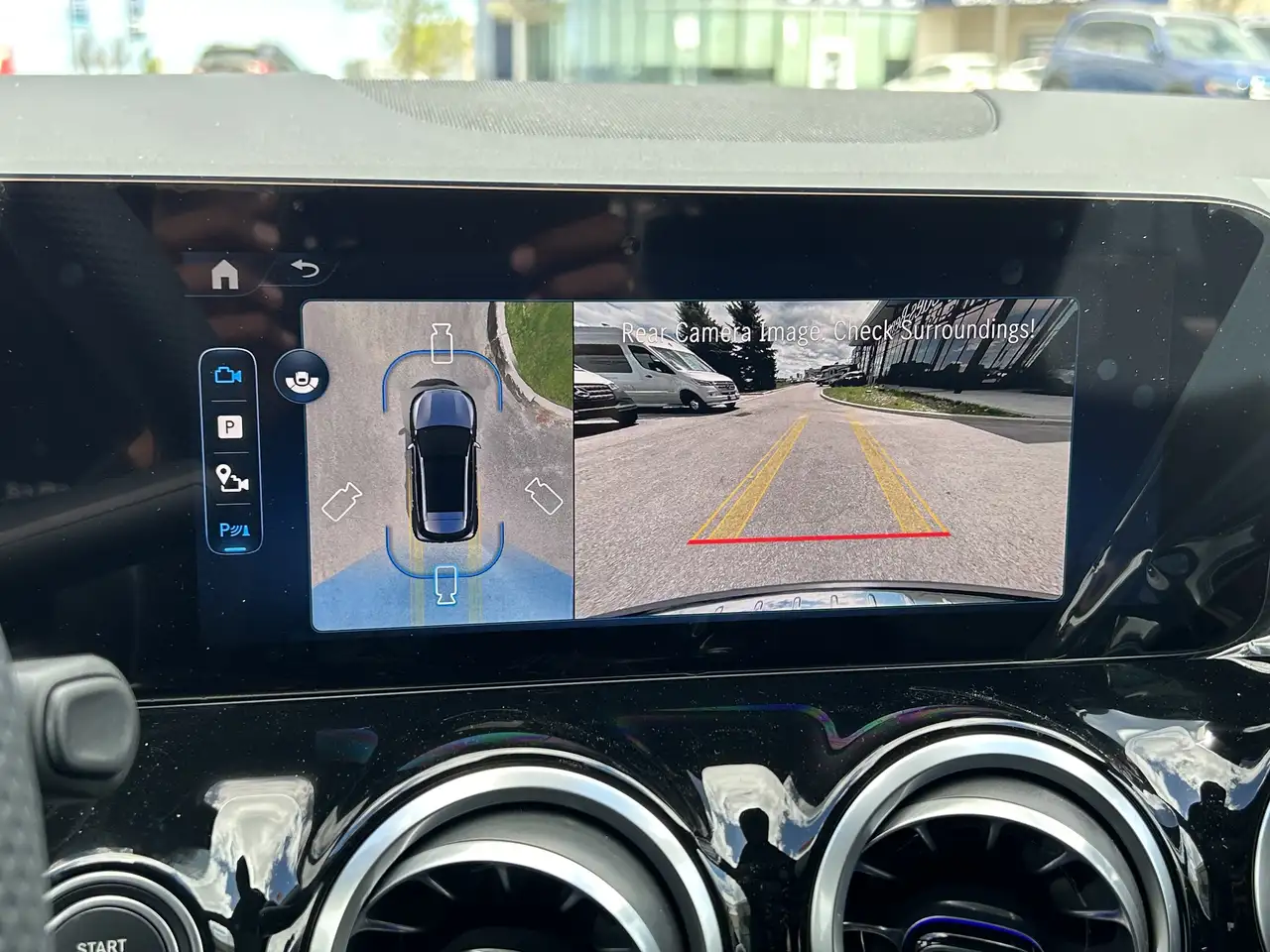 Mercedes-Benz GLA снимка Mercedes-Benz GLA