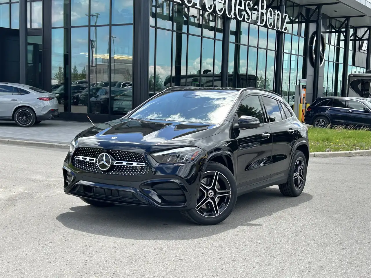 Mercedes-Benz GLA снимка Mercedes-Benz GLA