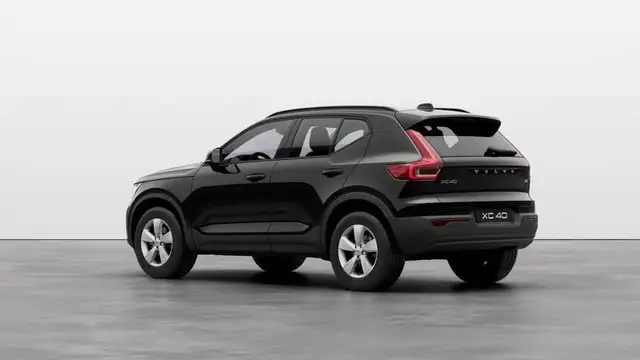 Volvo XC40 view 2