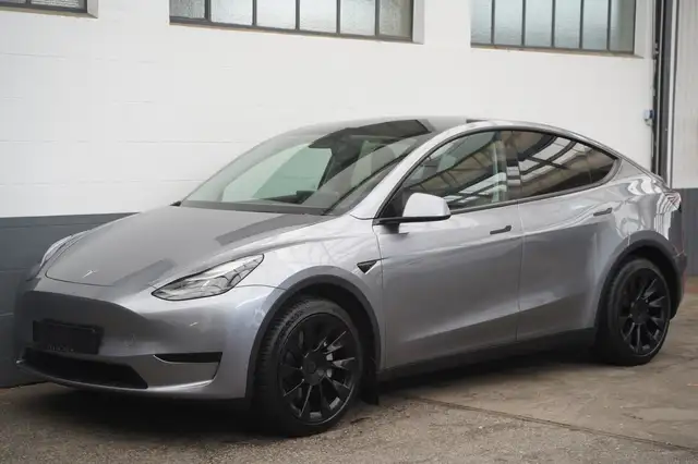 Tesla Model Y Standard Range RWD *20-Zoll*unfallfrei