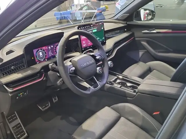 Skoda Superb Sportline iV TSI DSG Ansicht 7